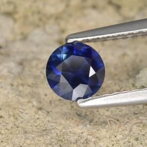 Zafiro Azul oscuro natural de 0.53 ct, Redondo, VVS-VS
