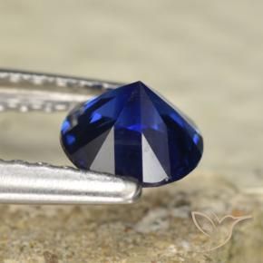Zafiro Azul oscuro natural de 0.60 ct, Redondo, VVS-VS