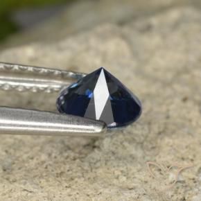 Zafiro Azul oscuro natural de 0.62 ct, Redondo, VVS