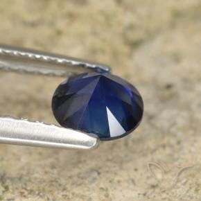 Zafiro Azul oscuro natural de 0.59 ct, Redondo, VVS