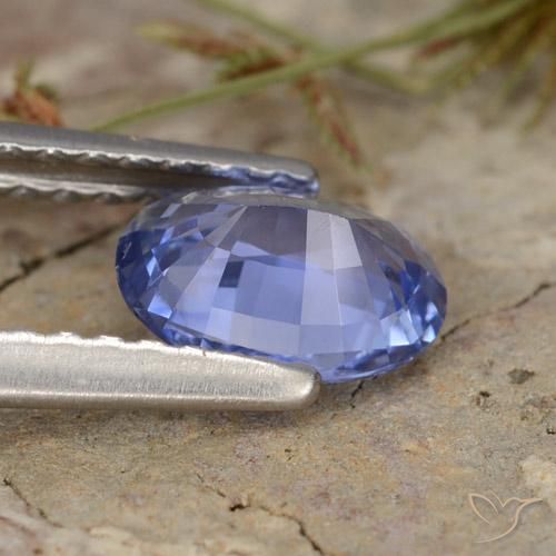 Zafiro Azul marino medio natural de 0.81 ct, Ovalada, VVS-VS