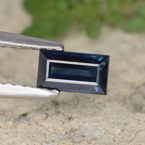 0.59ct Natural Azul oscuro Zafiro, Corte Baguette, VS