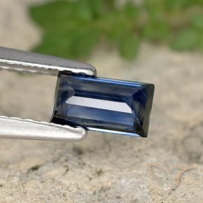 Zafiro Azul oscuro natural de 0.59 ct, Corte Baguette, VS
