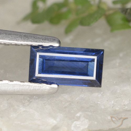 0.51ct Natural Azul oscuro Zafiro, Corte Baguette, VS