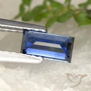 Zafiro Azul oscuro natural de 0.51 ct, Corte Baguette, VS