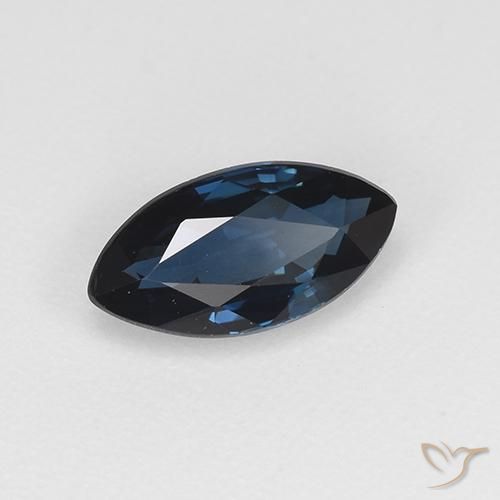 Zafiro Azul oscuro natural de 0.84 ct, Marquesa, VVS-VS