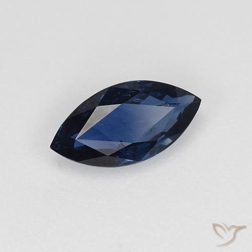 Zafiro Azul oscuro natural de 0.64 ct, Marquesa, VS
