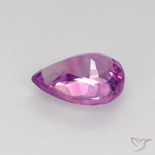 Zafiro Púrpura oscuro medio natural de 0.82 ct, En forma de pera, VVS-VS