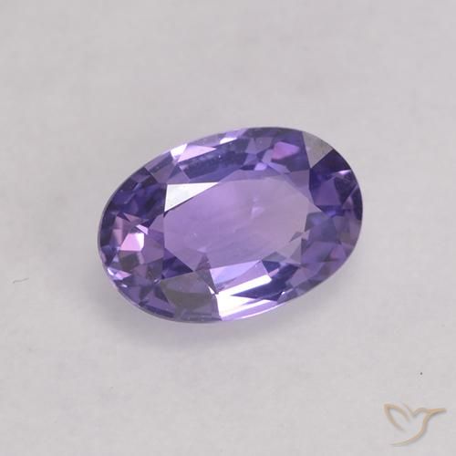 Zafiro Violeta medio natural de 0.53 ct, Ovalada, VS