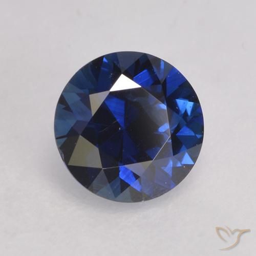 Zafiro Azul oscuro natural de 0.55 ct, Redondo, VVS-VS