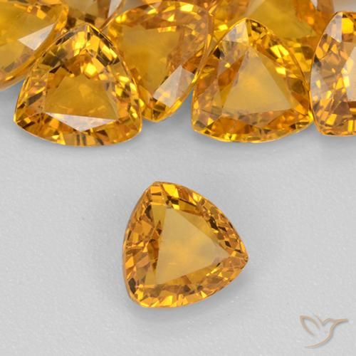 Zafiro Dorado oscuro natural de 0.62 ct, Trillón, VVS-VS