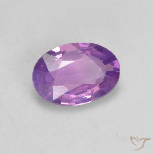 Zafiro Violeta medio natural de 0.63 ct, Ovalada, VVS-VS