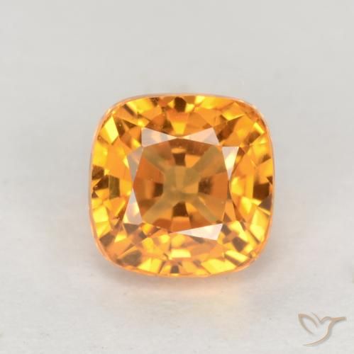 0.66ct Natural Dorado naranja intenso Zafiro, Forma Cojín, VS