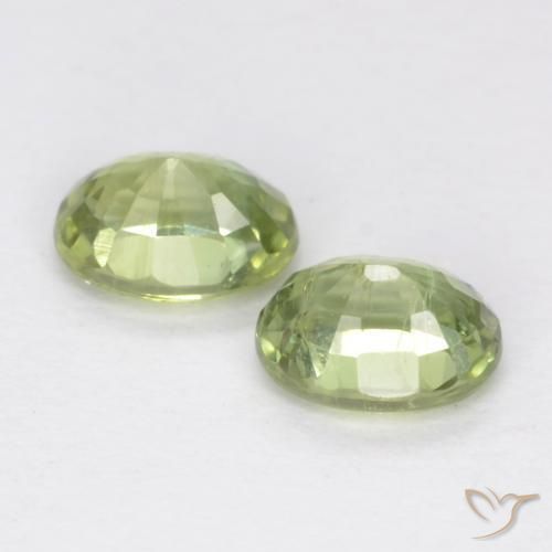 Gemas de Zafiro Verde cálido natural de 0.56 ct, Ovalada, SI