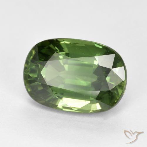 Zafiro Verde cálido natural de 4.44 ct, Ovalada, VVS-VS
