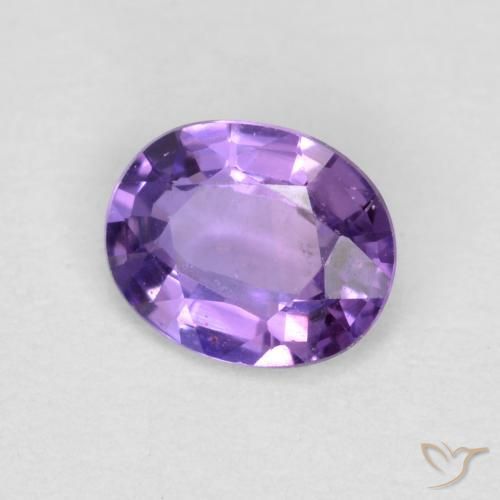 Zafiro Violeta medio natural de 0.40 ct, Ovalada, VVS-VS