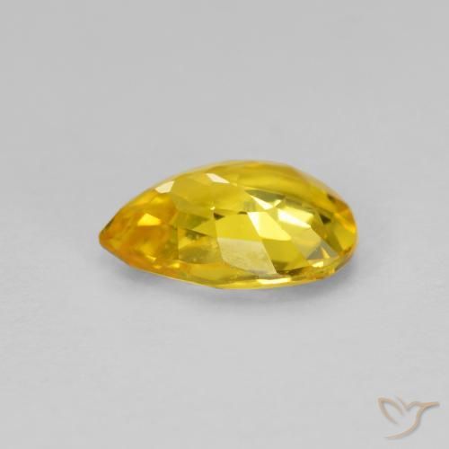 Zafiro Dorado medio natural de 0.64 ct, En forma de pera, VS