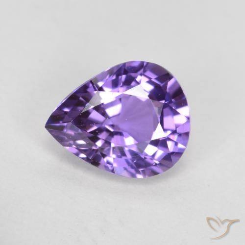 Zafiro Violeta intenso natural de 0.66 ct, En forma de pera, VS-SI
