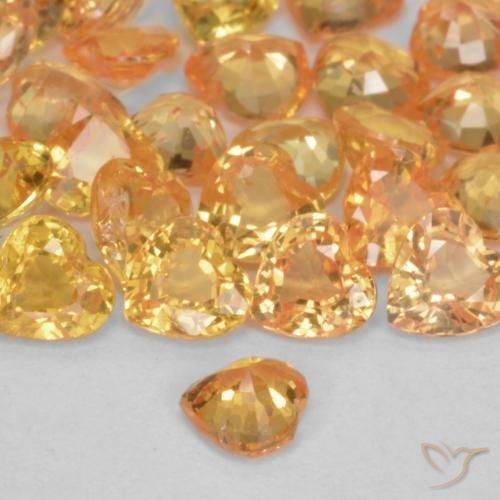 Zafiro Dorado naranja natural de 0.25 ct, Corazón, VS