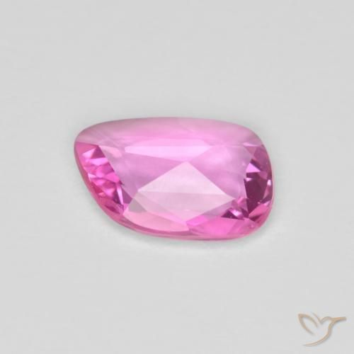 Zafiro Rosado púrpura real natural de 0.77 ct, Forma elegante, VVS