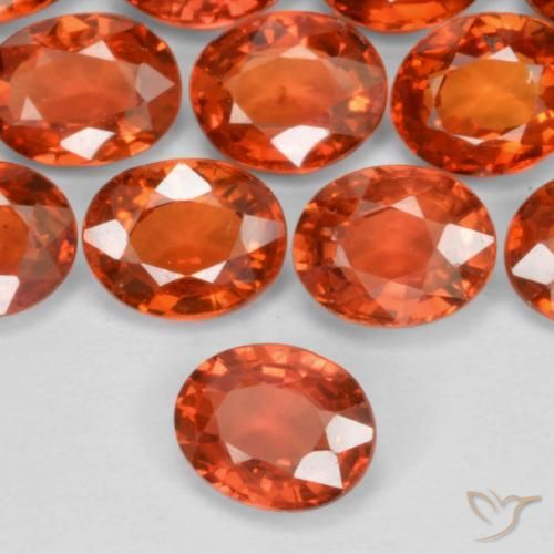 Zafiro Rojo intenso natural de 0.45 ct, Ovalada, VS