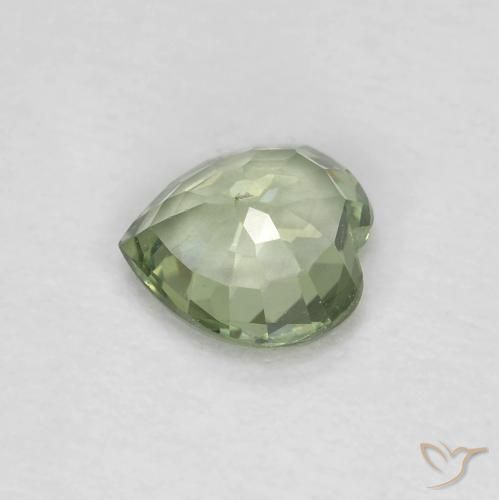 Zafiro Verde salvia claro natural de 0.40 ct, Forma de corazón, VS