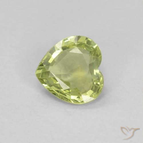 Zafiro Amarillo verdoso claro natural de 0.37 ct, Corazón, VVS