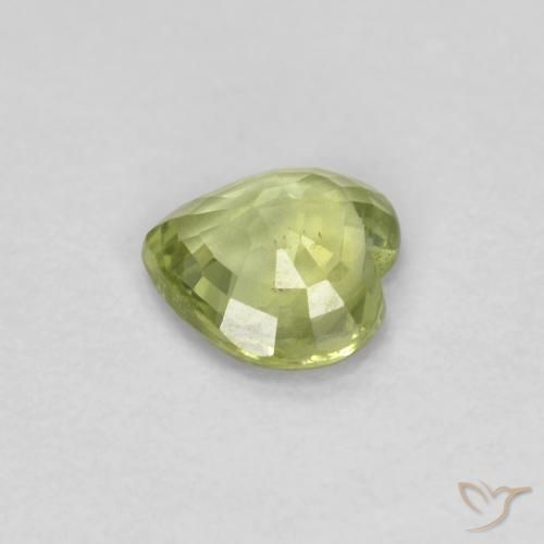 Zafiro Amarillo verdoso claro natural de 0.37 ct, Corazón, VVS