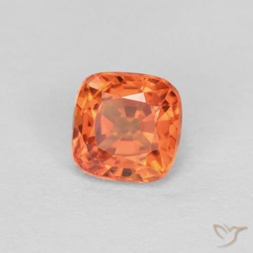 Zafiro Naranja fuego natural de 0.39 ct, Forma Cojín, VVS-VS