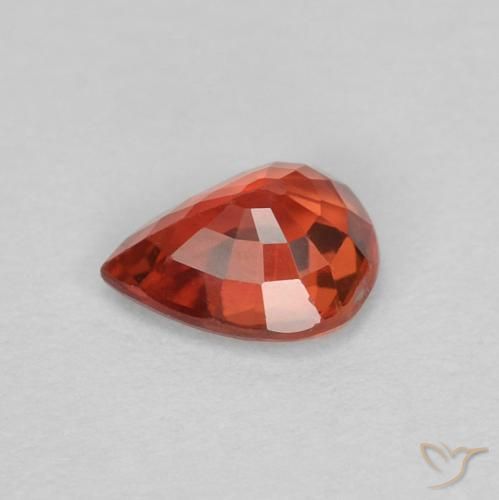 Zafiro Rojo claro natural de 0.36 ct, En forma de pera, VVS-VS