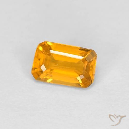 Zafiro Dorado-naranja medio natural de 0.38 ct, Corte Octágono / Esmeralda, VVS