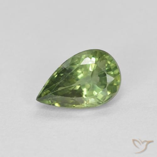 Zafiro Verde bosque natural de 0.64 ct, En forma de pera, VS
