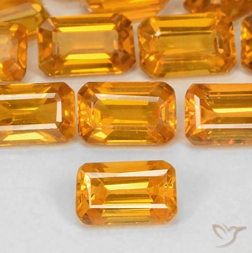 0.43ct Natural Dorado naranja intenso Zafiro, corte esmeralda, VS