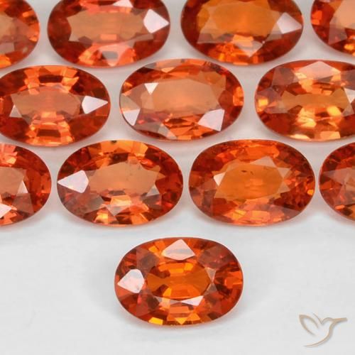 0.52ct Natural Naranja medio Zafiro, Ovalada, VS