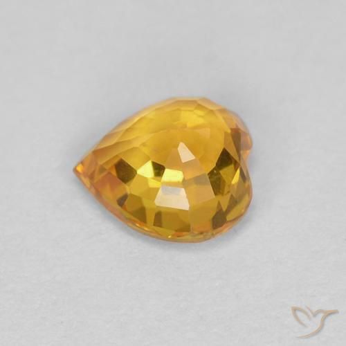 Zafiro Dorado naranja natural de 0.48 ct, Corazón, VVS-VS