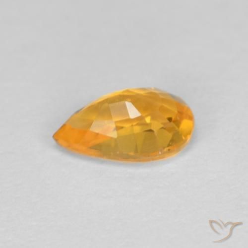Zafiro Dorado naranja natural de 0.47 ct, En forma de pera, VVS