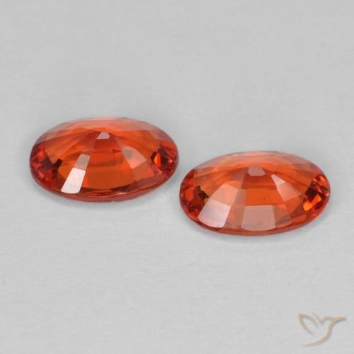 Gemas de Zafiro Rojo medio natural de 0.88 ct, Ovalada, VVS
