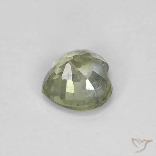 Zafiro Verde lima pálido natural de 0.57 ct, Corazón, VS