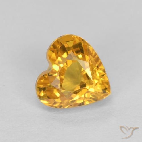 Zafiro Naranja dorado natural de 0.56 ct, Corazón, VVS