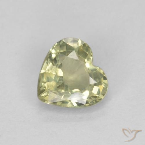 Zafiro Verde amarillento natural de 0.45 ct, Corazón, VVS-VS