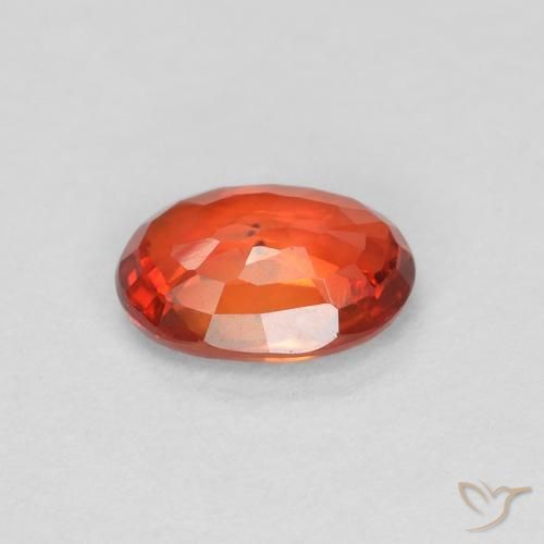 Zafiro Rojo medio natural de 0.60 ct, Ovalada, VVS-VS