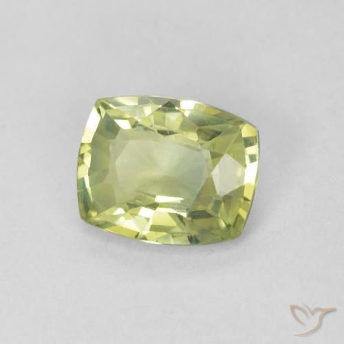 Zafiro Verde bosque claro natural de 0.79 ct, Forma Cojín, VVS