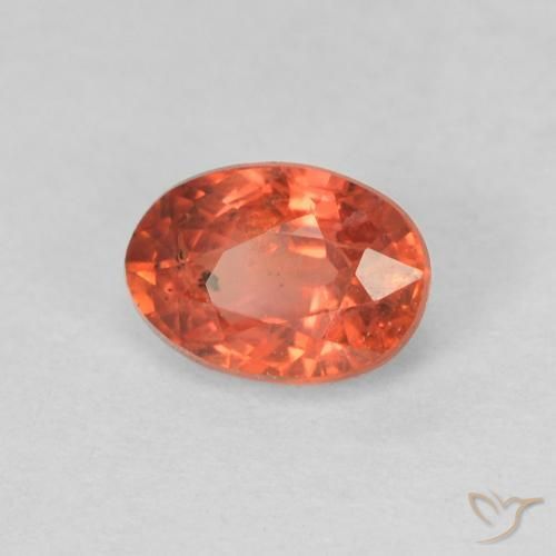 Zafiro Rojo medio natural de 0.68 ct, Ovalada, VS