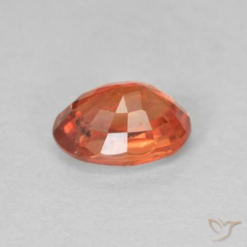 Zafiro Rojo medio natural de 0.68 ct, Ovalada, VS