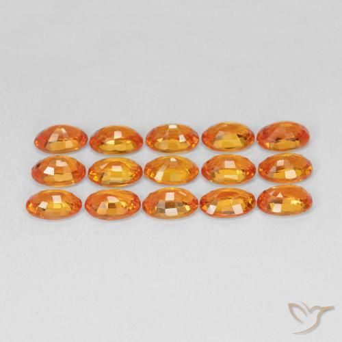 Zafiro Ámbar naranja natural de 0.66 ct, Ovalada, VVS-VS