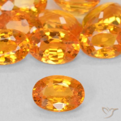0.60ct Natural Naranja medio Zafiro, Ovalada, VVS-VS