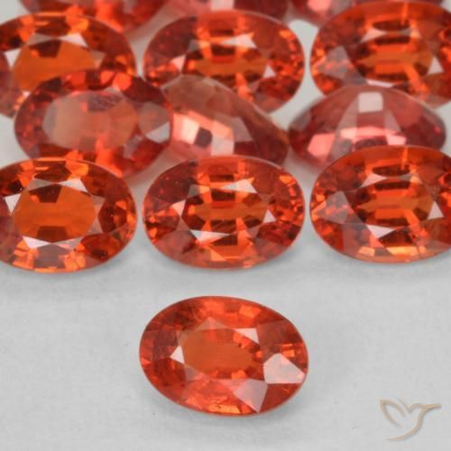Zafiro Rojo intenso natural de 0.65 ct, Ovalada, VVS-VS
