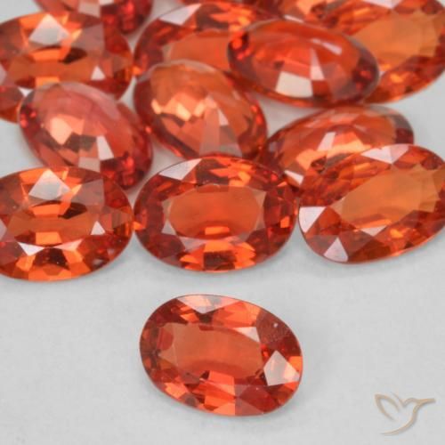 Zafiro Rojo intenso natural de 0.48 ct, Ovalada, VVS-VS