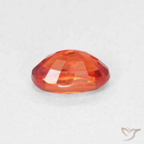 Zafiro Rojo medio natural de 0.74 ct, Ovalada, VVS-VS