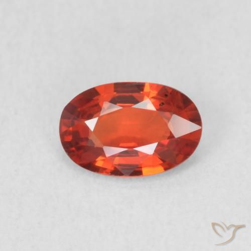 0.52ct Natural Rojo medio Zafiro, Ovalada, VVS-VS